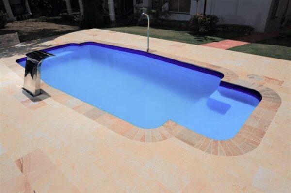 piso antideslizante piscina Colombia